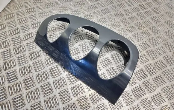 Rear/tail light trim molding