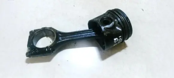 Volkswagen Golf III Piston with connecting rod 028h