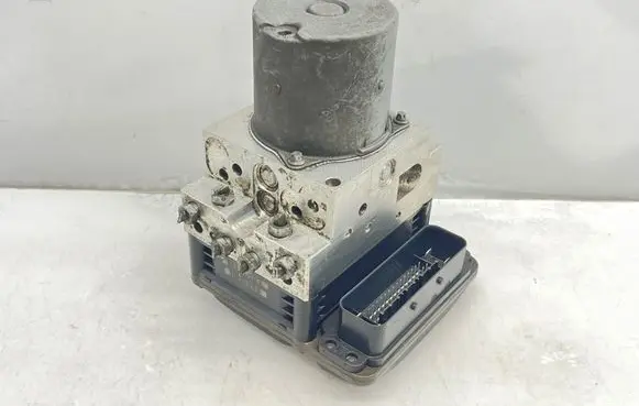 Mercedes-Benz CLS C219 ABS Pump A2114311312