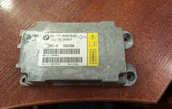 BMW 5 E60 E61 Airbag control unit/module 6937692 65776937692