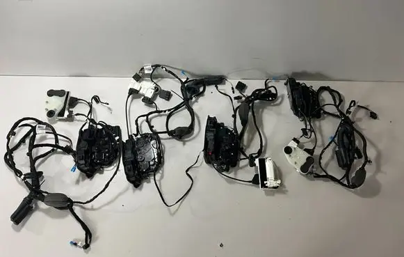 BMW X5 G05 Front door lock 7477709 7477711