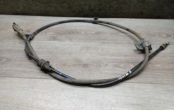 Handbrake/parking brake wiring cable