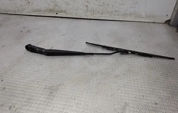 Nissan Pathfinder R51 Windshield/front glass wiper blade 39571RHD