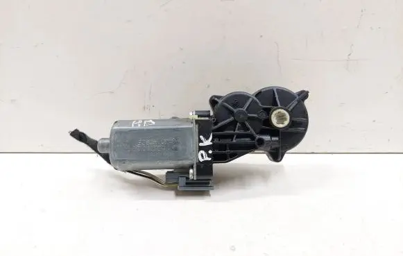 Mercedes-Benz R W251 Seat adjustment motor 820591134 0390203211