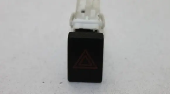 Nissan Qashqai Hazard light switch