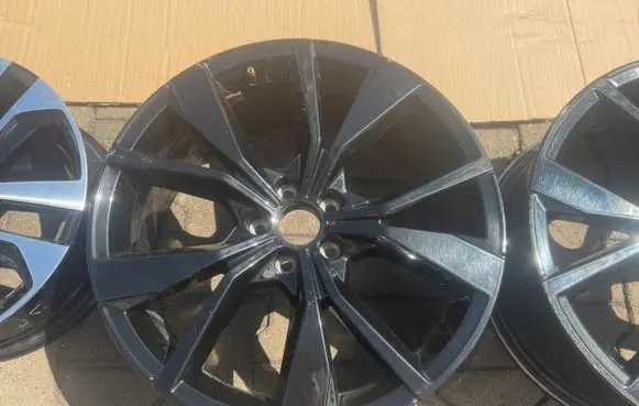 Volkswagen Taigo R18 alloy rim 