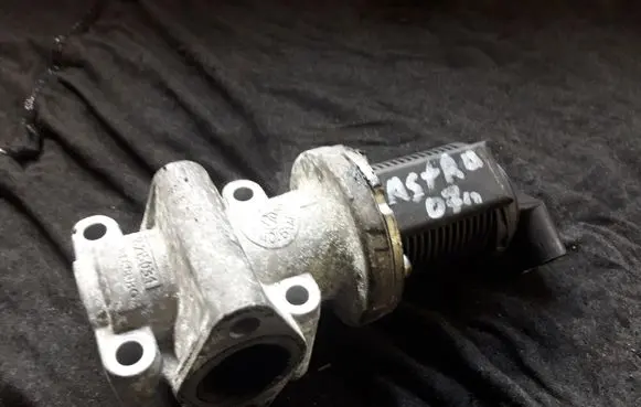 Opel Astra H EGR valve 55215031