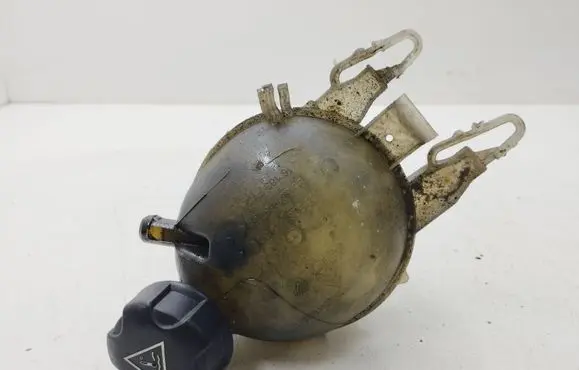 Citroen DS3 Coolant expansion tank/reservoir 9652621280