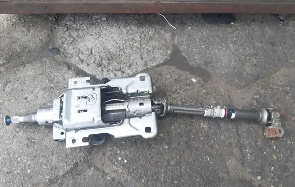 Steering wheel axle set