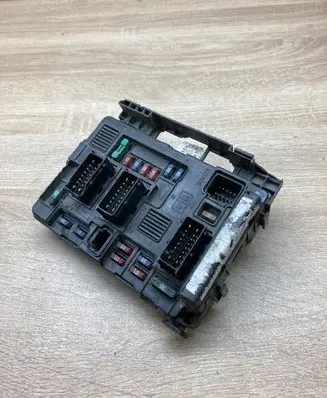 Peugeot 406 Central body control module 
