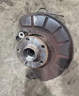 Seat Alhambra (Mk2) Front wheel hub 3C0407257F