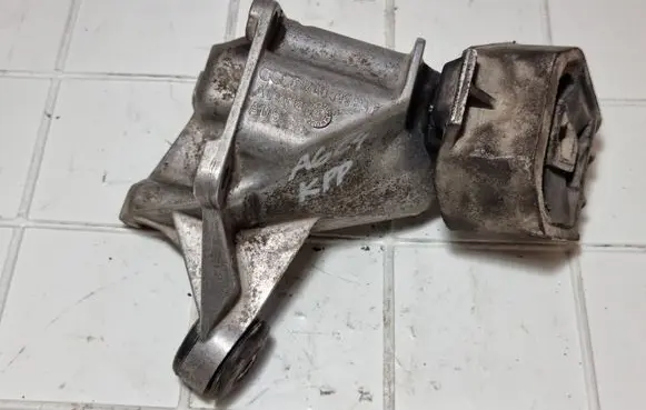 Audi A6 S6 C4 4A Engine mount bracket 4A0399114F