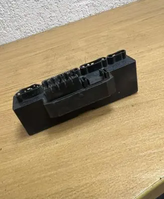 Mercedes-Benz E W210 Fuse module A2105400372 D9371