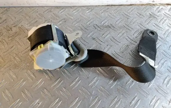 Toyota RAV 4 (XA40) Rear seatbelt 7T3920