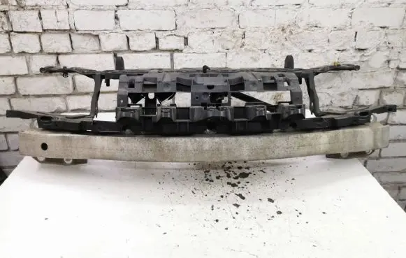 Renault Laguna III Radiator support slam panel