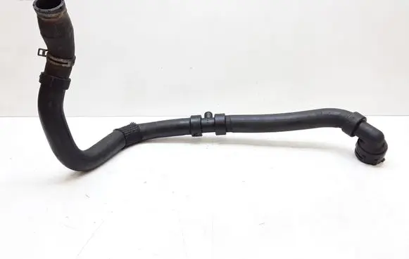 Volvo V70 Engine coolant pipe/hose