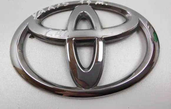 Toyota Yaris Manufacturers badge/model letters 9097502071