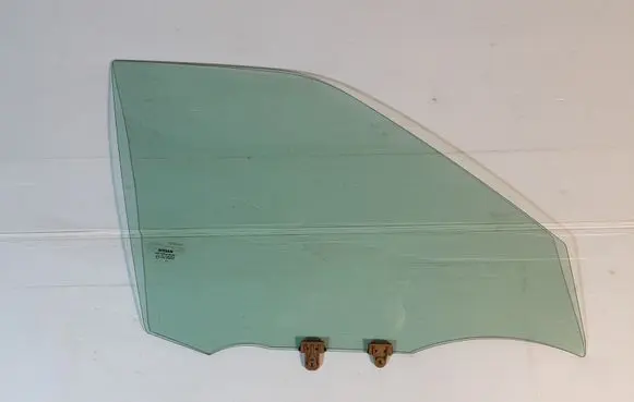 Nissan Juke II F16 Front door window glass four-door 43R000929 DOT39 M34