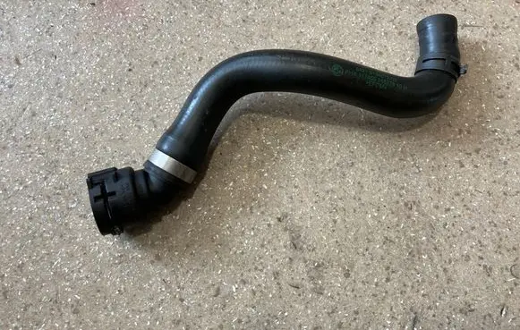 BMW X6 E71 Engine coolant pipe/hose 9124672