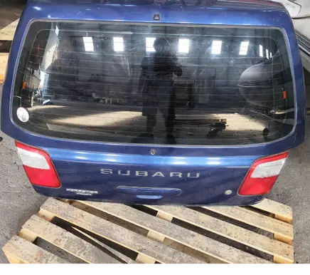 Subaru Forester SF Tailgate/trunk/boot lid