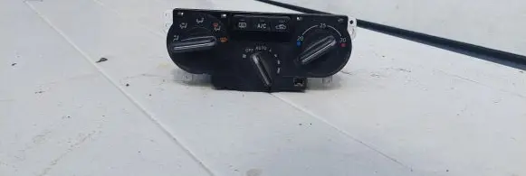 Subaru Impreza II Climate control unit