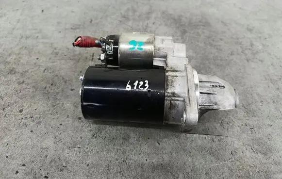 BMW 1 E81 E87 Starter motor 