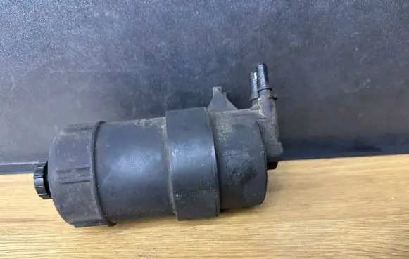 Volvo XC90 Fuel filter housing 8616848