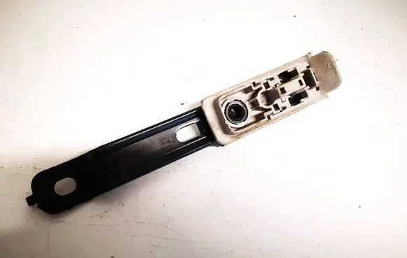 Nissan Juke I F15 Seat belt adjustment rail 6302b