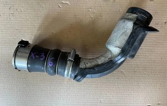 Intercooler hose/pipe