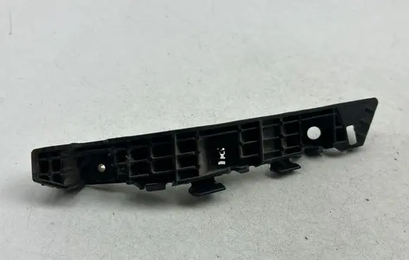 Front bumper mounting bracket