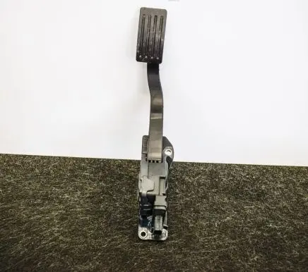 Volvo V40 Accelerator throttle pedal