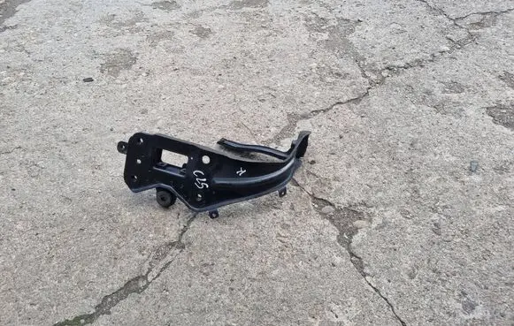 Mercedes-Benz CLS C219 Radiator support slam panel bracket