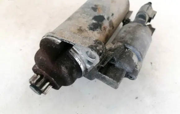 Volkswagen Polo IV 9N3 Starter motor