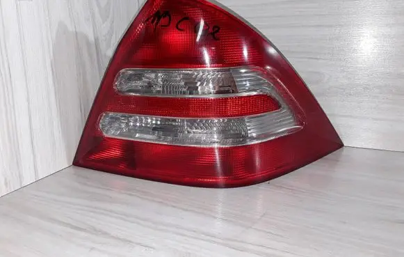 Mercedes-Benz C W203 Rear/tail lights 2038200264