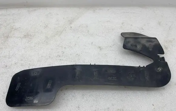 Tesla Model 3 Fog light bracket 108944700B
