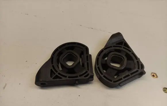 KIA Niro Radiator mount bracket 