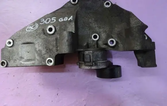 Ford Mondeo MK IV Engine mounting bracket 9662533080