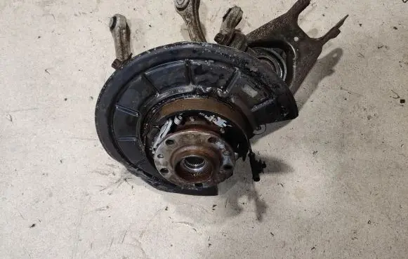 Maserati Ghibli Rear wheel hub spindle/knuckle 670006804 670007252 670006273