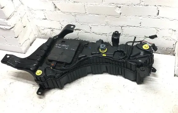 Citroen C4 Grand Picasso AdBlue liquid reservoir P1000882