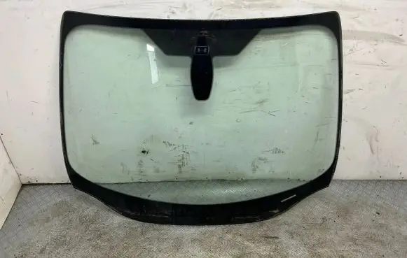 Ford Focus Front windscreen/windshield window 