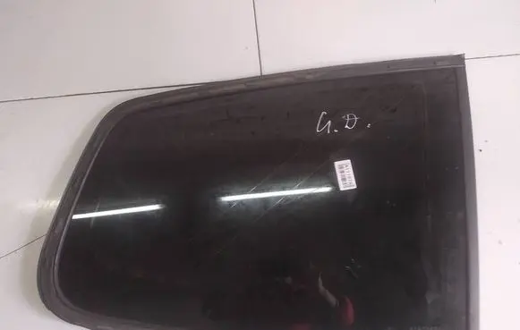 Volkswagen Sharan Rear side window 