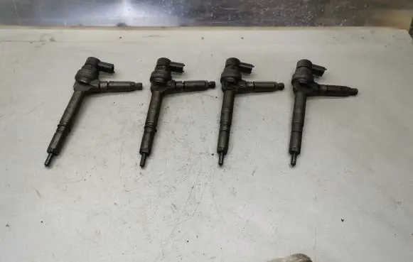 Opel Astra H Fuel injectors set 0445110175