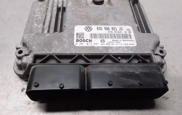 Volkswagen Golf V Engine control unit/module 03G906021JG 0281013607