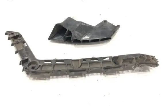 Rear bumper mounting bracket