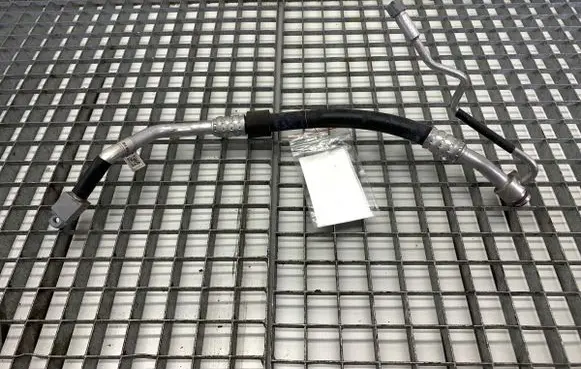 Audi A4 S4 B9 Air conditioning (A/C) pipe/hose 8W1816740