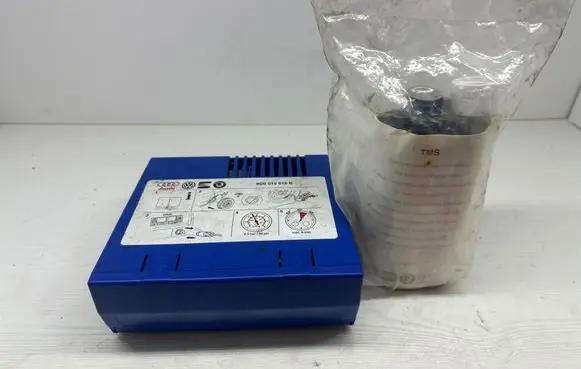 Audi Q7 4L Tire air pump compressor 8D0012615B