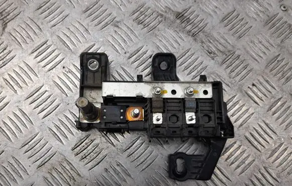 Cadillac CTS Fuse module