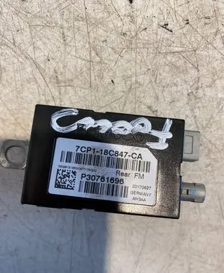 Ford Focus Aerial antenna amplifier P30761696 20170627 7CP118C847CA