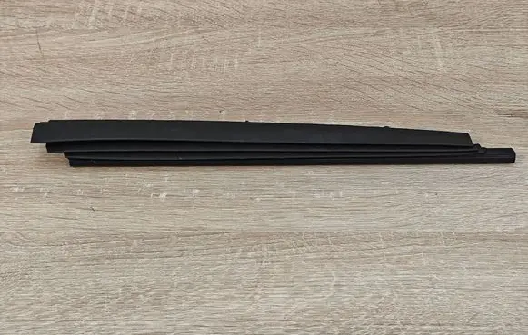 Audi A5 Sportback 8TA Windshield trim 8D9877781A