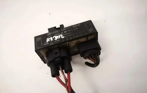Seat Leon (1M) Coolant fan relay 1j0919506k 898972000